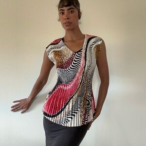Abstract 90s accordion blouse